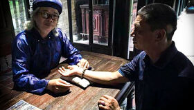 Ghi lại nghệ thuật chữa bệnh của y học cổ truyền Huế